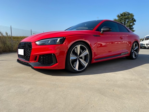 Audi A 5 (4) Audi A 5 (4)