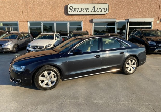 Audi A 8 (6) Audi A 8 (6)