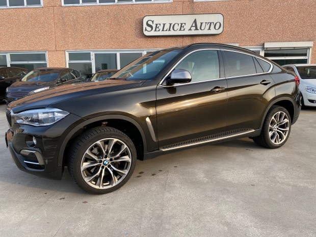 BMW X6 (12) BMW X6 (12)