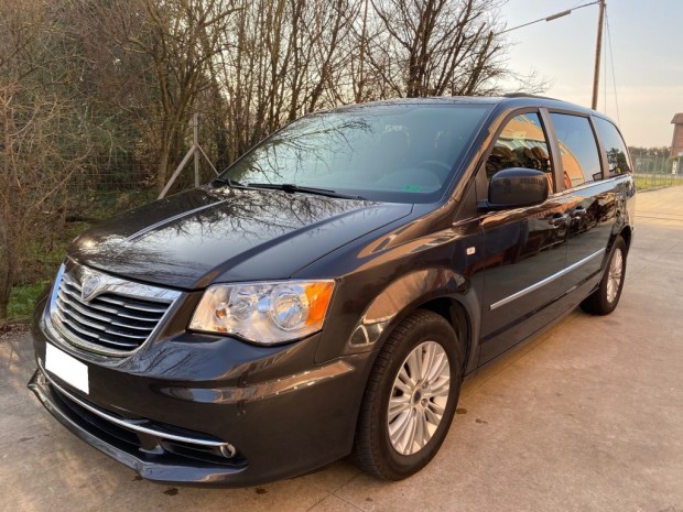 Lancia Voyager (6) Lancia Voyager (6)