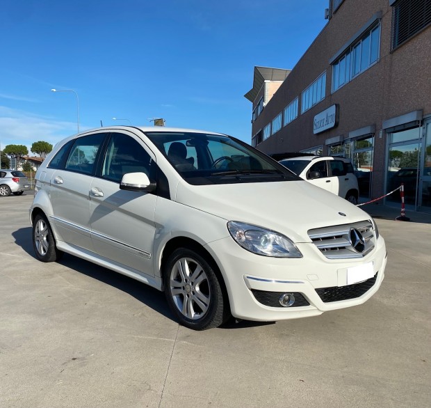 Mercedes Classe B 200 CDI (2) Mercedes Classe B 200 CDI (2)