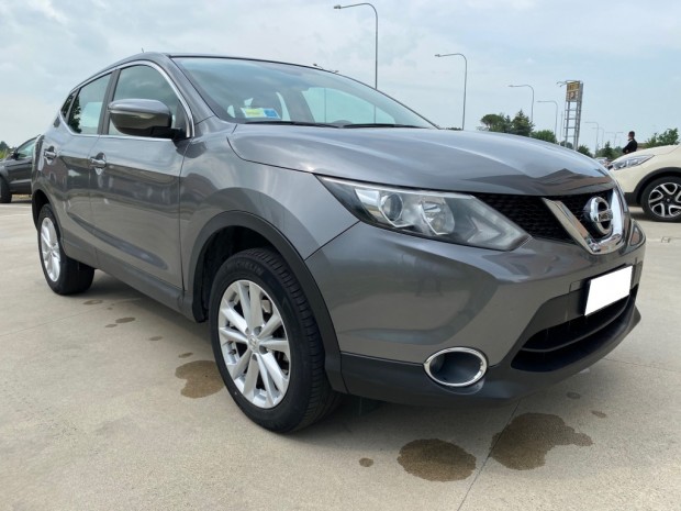 Nissan Qashqai (2) Nissan Qashqai (2)