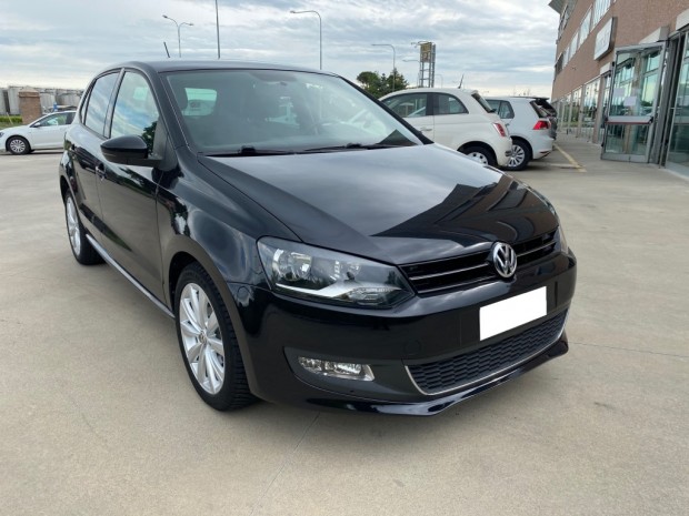 Volkswagen polo nera (2) Volkswagen polo nera (2)