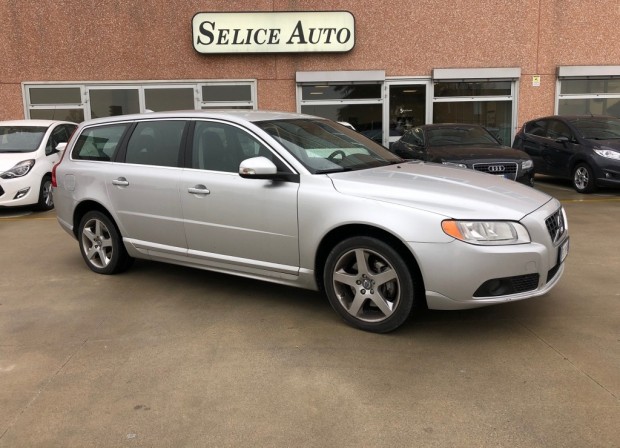 Voplvo V 70 (6) Voplvo V 70 (6)